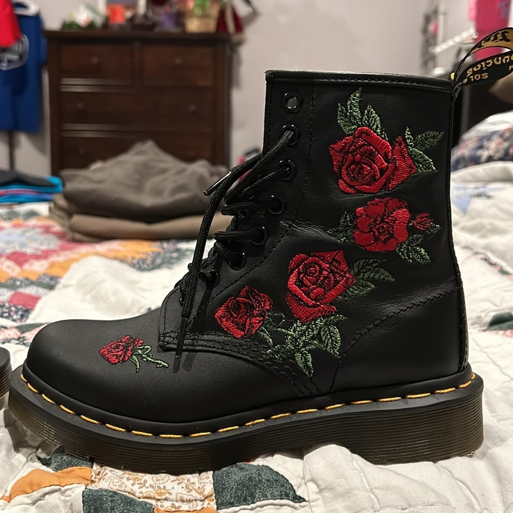 Dr Martens Womens 1460 Vonda Floral Leather Lace Up Boots - size 5 NWOT